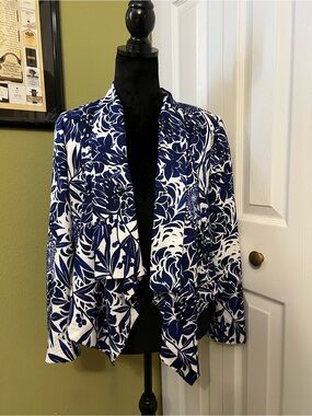 Chico’s Black Label, Blue and White Floral Open-Front Blazer